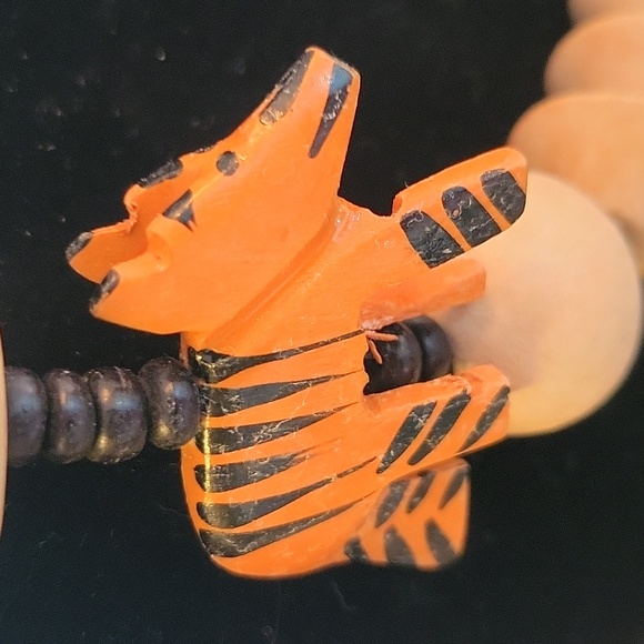 Vintage Wooden Tiger Necklace - Picture 4 of 7